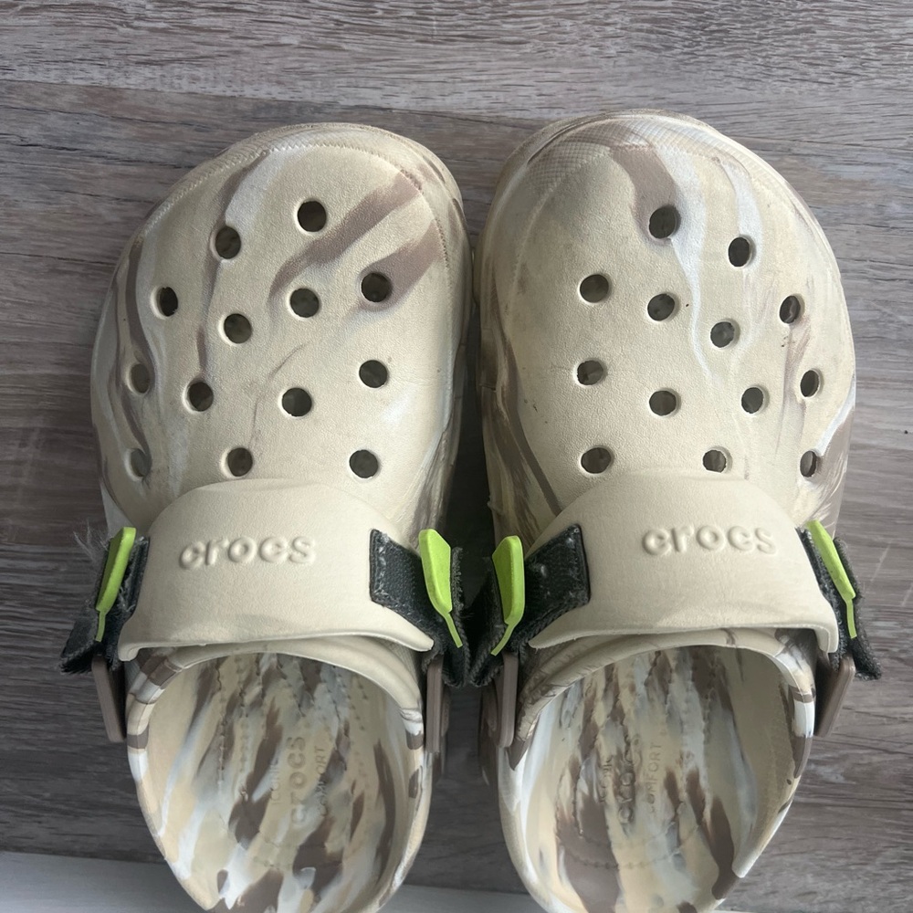 Crocs Kids Clog - Beige and Green